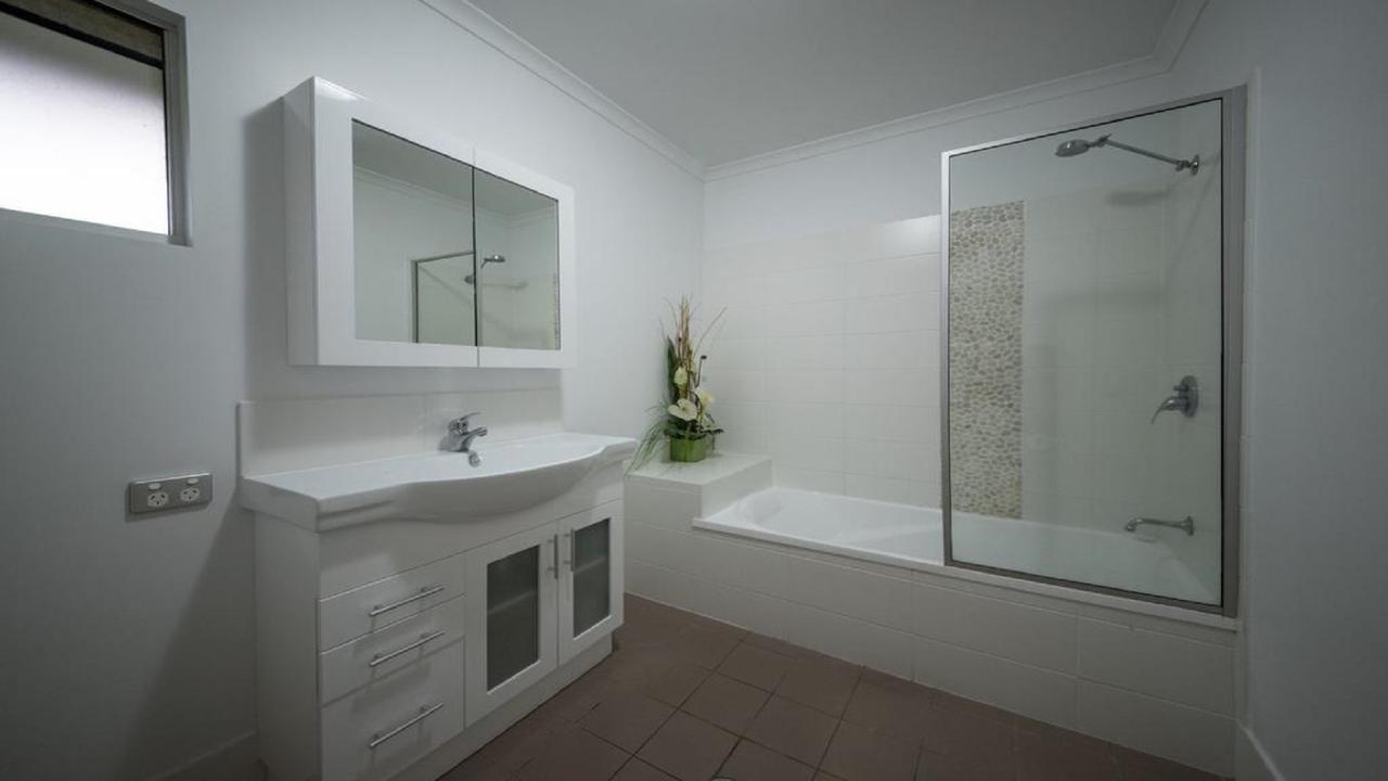 Watersons At Airlie Central Apartments 에일리비치 외부 사진