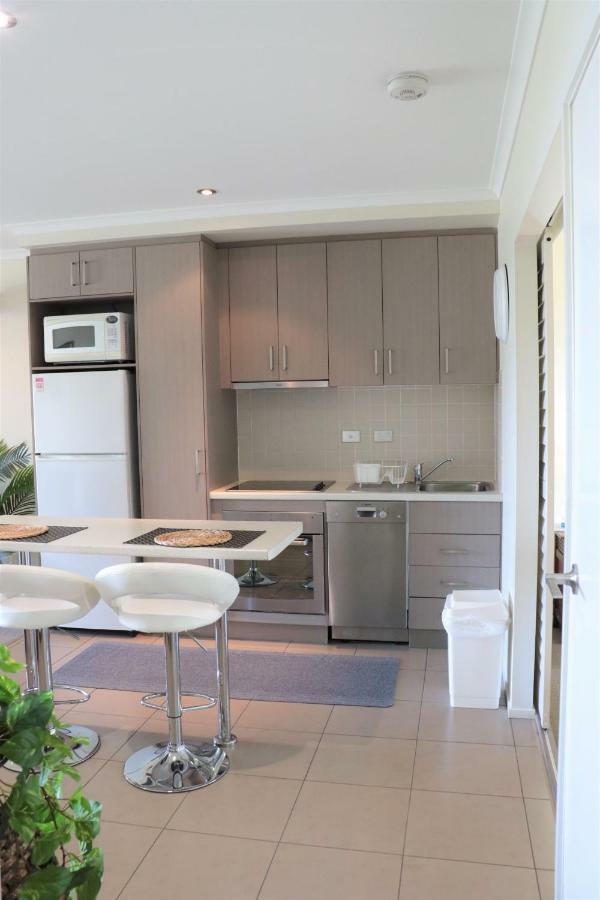 Watersons At Airlie Central Apartments 에일리비치 외부 사진